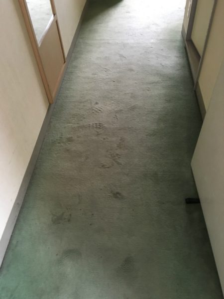作業前　全体的な土砂、油汚れ