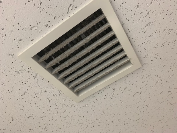 吸気口パネル清掃前
